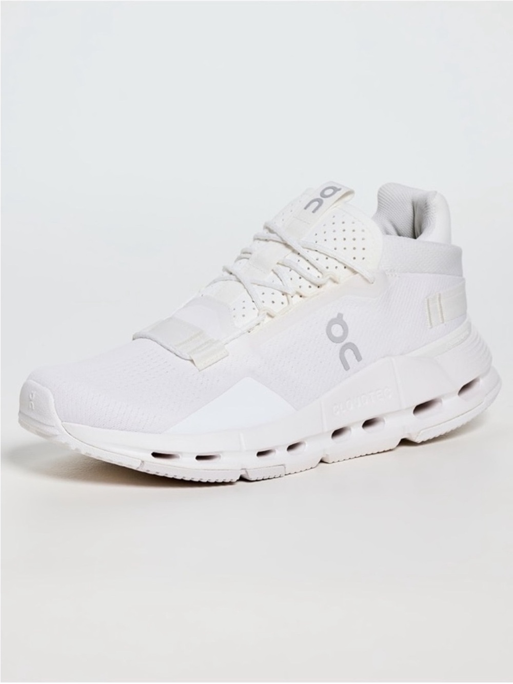 On Cloud On Running Cloudnova 2 Sneakers in All White